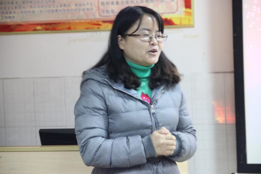 图为谌晓安老师点评(朱嘉欣摄)