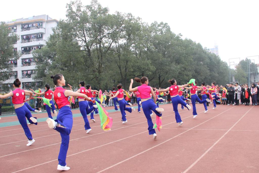 观摩八宝铜玲