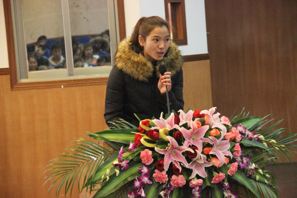 图为获奖学生代表奉归发言(张成兵摄)
