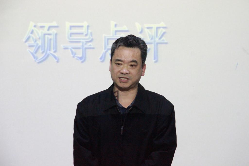 图为张天成老师点评(于敏摄)
