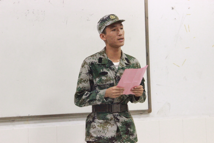 图为新生代表谭鑫宇发言(陈宝玉摄)