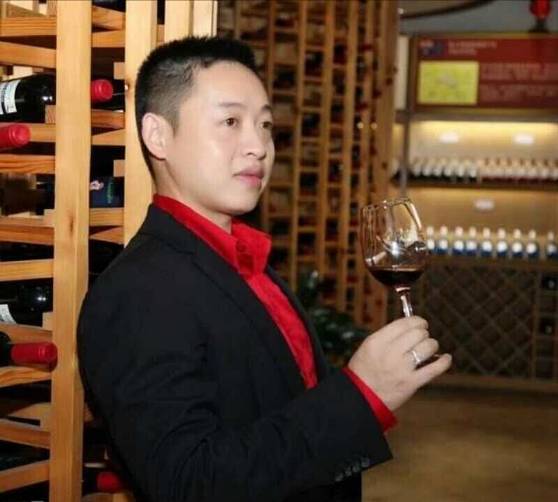 图一 我院98级校友陈斌