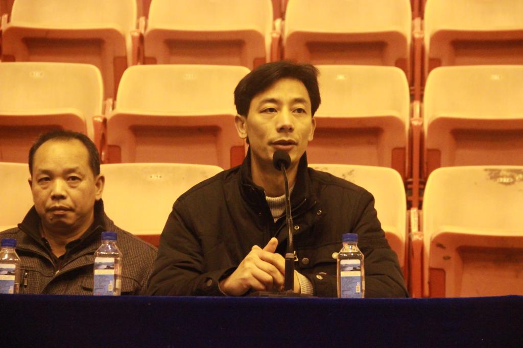图五 张小林院长强调考试作风(陈宝玉摄)