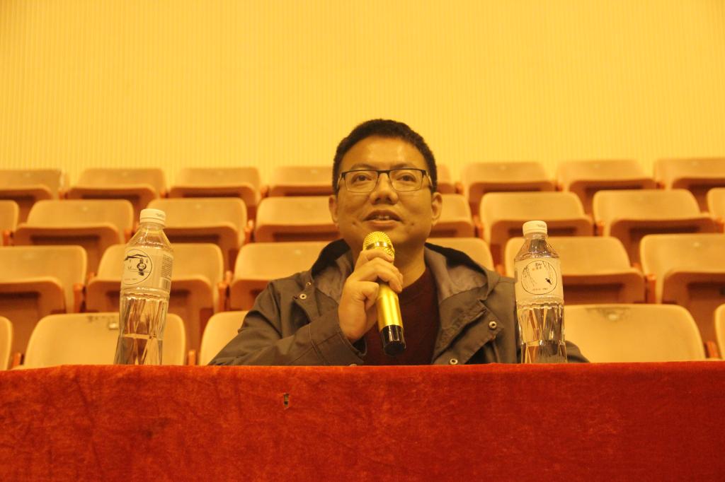 图 万义副院长致闭幕词